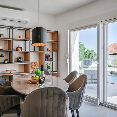 Apartament Lovely In